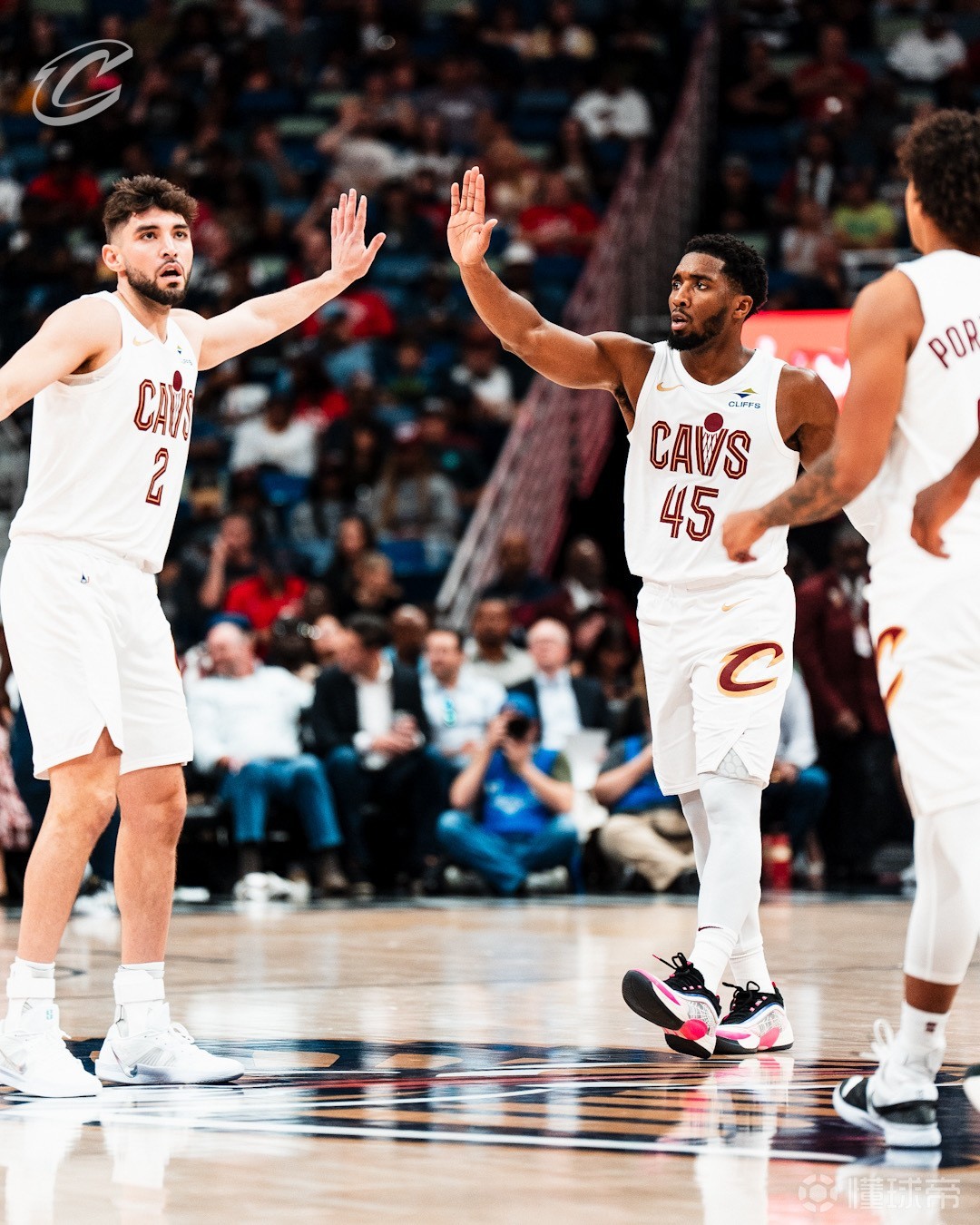 关于骑士队主场取得胜利,球员频频命中的信息 关于骑士队主场取得胜利,球员频频命中的信息