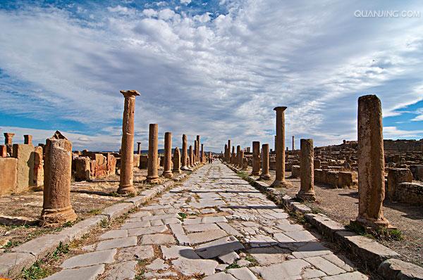 阿尔及利亚队心无退缩,迎击挑战 阿尔及利亚队心无退缩,迎击挑战