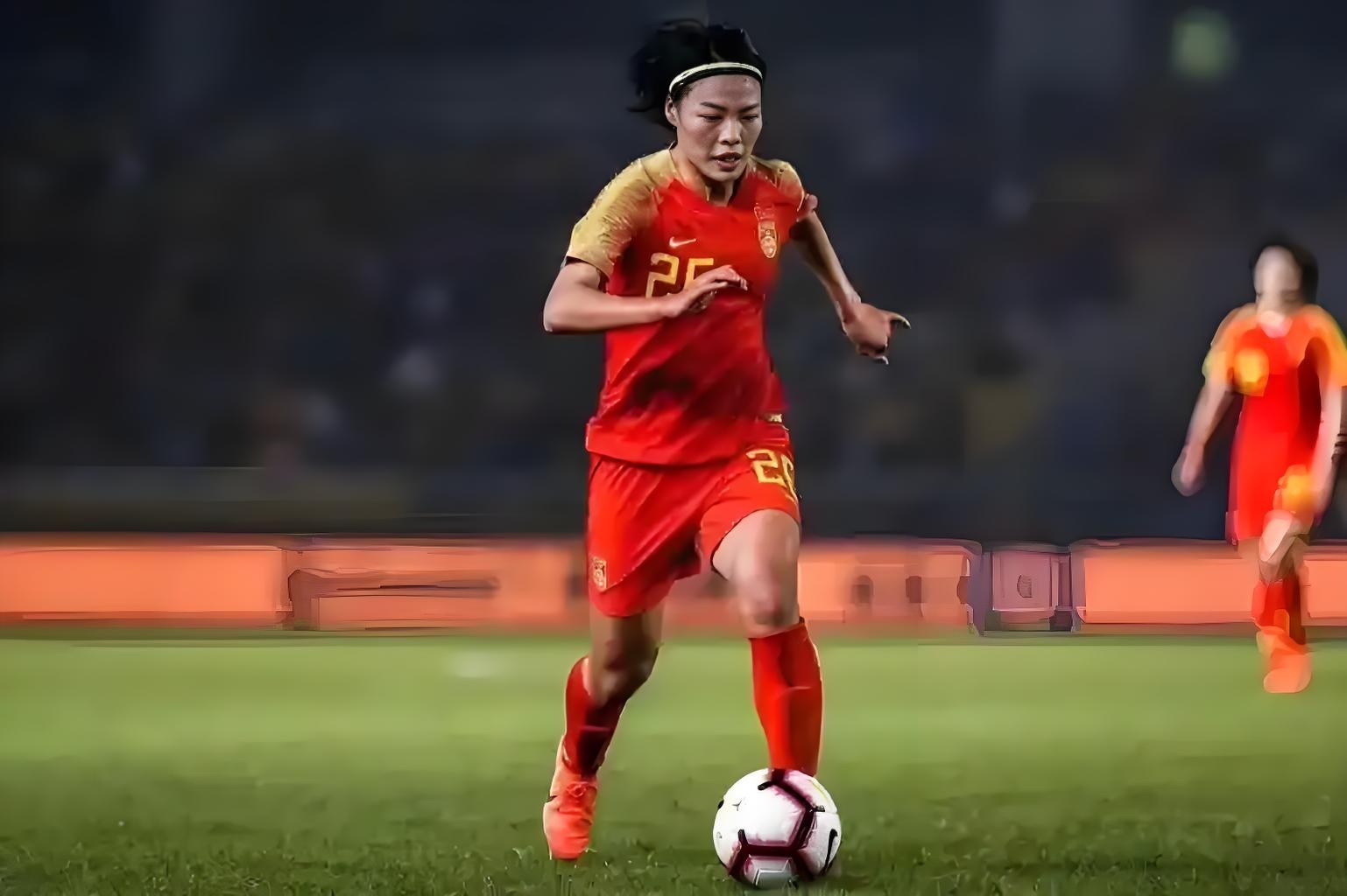 世俱杯冠军-中国女足备战国际邀请赛,球员状态神勇