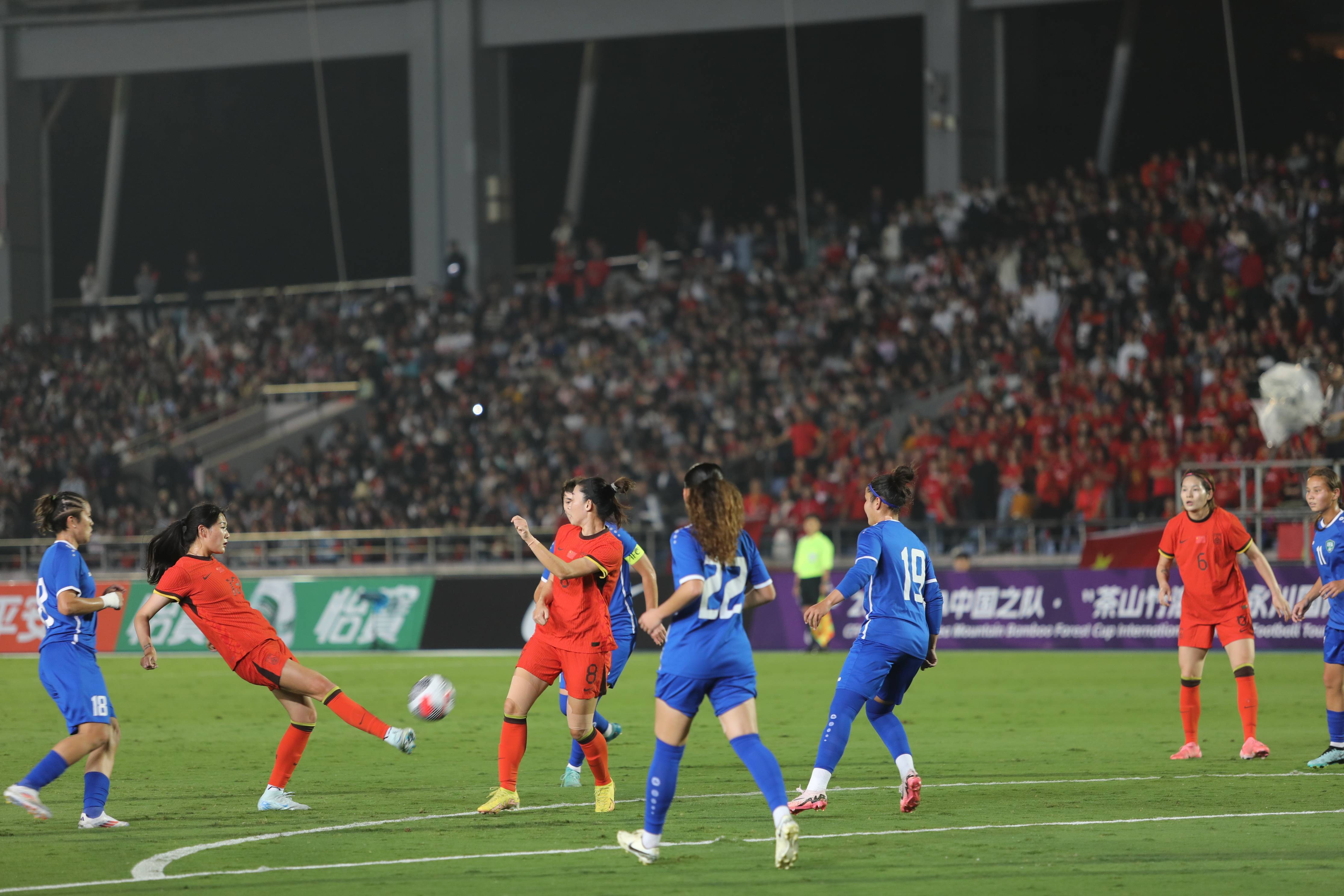 包含马来西亚女足队击败北美洲劲旅,成功晋级女子足球冠军联合会杯半决赛的词条 包含马来西亚女足队击败北美洲劲旅,成功晋级女子足球冠军联合会杯半决赛的词条