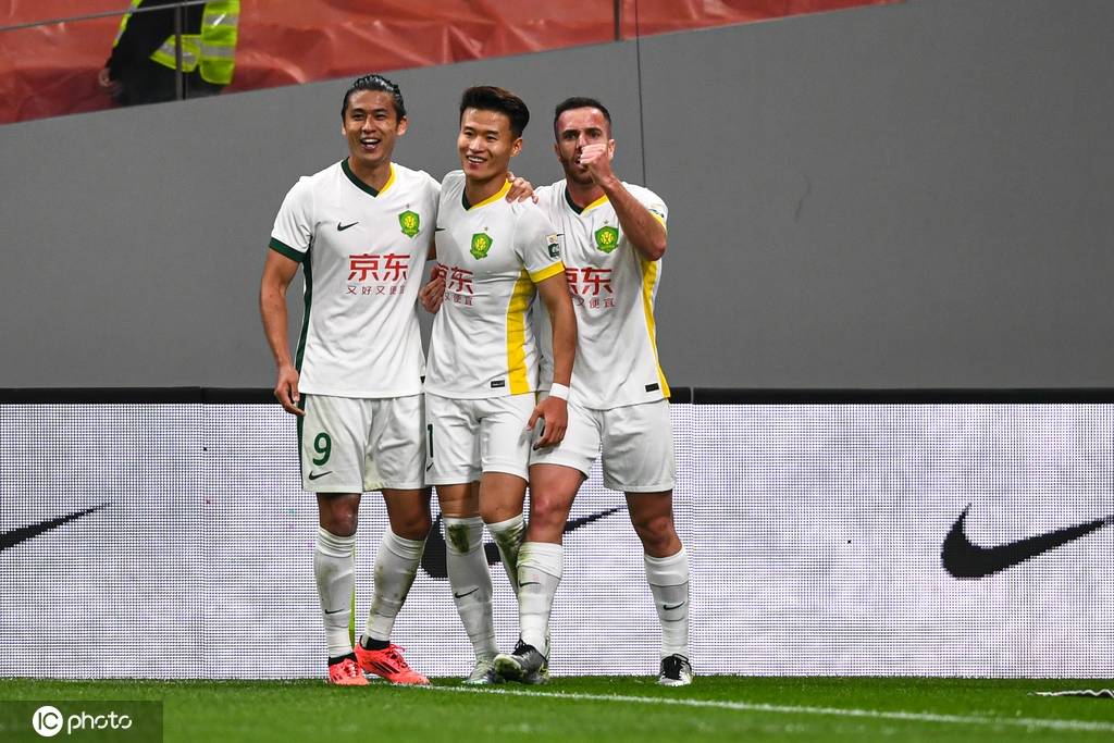 实力强劲球队再次击败对手,保持不败纪录 实力强劲球队再次击败对手,保持不败纪录