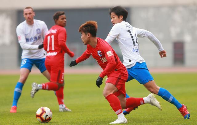 世俱杯官网-外援身体状况不佳,或伤病频发成隐忧