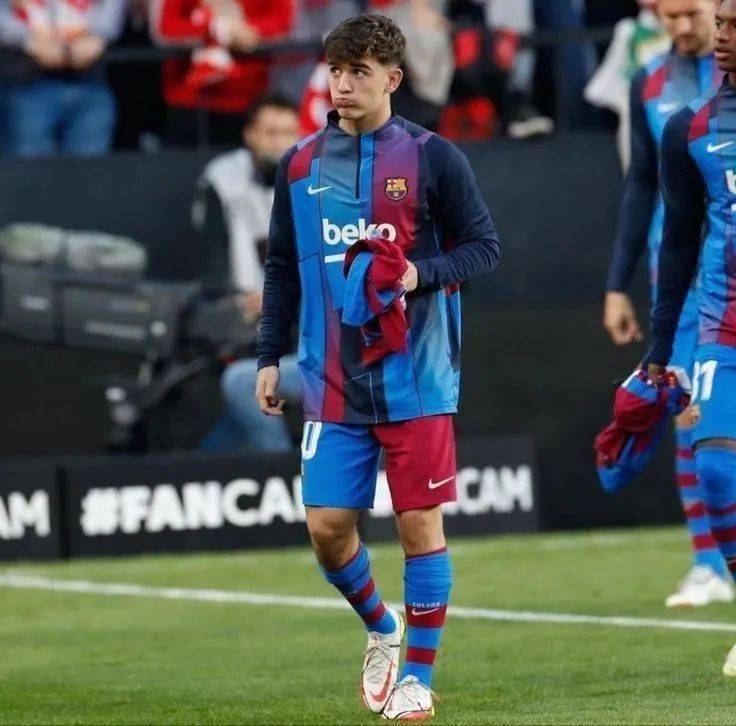 世俱杯参赛资格-世界球星盛宴盛典,星光灿烂璀璨