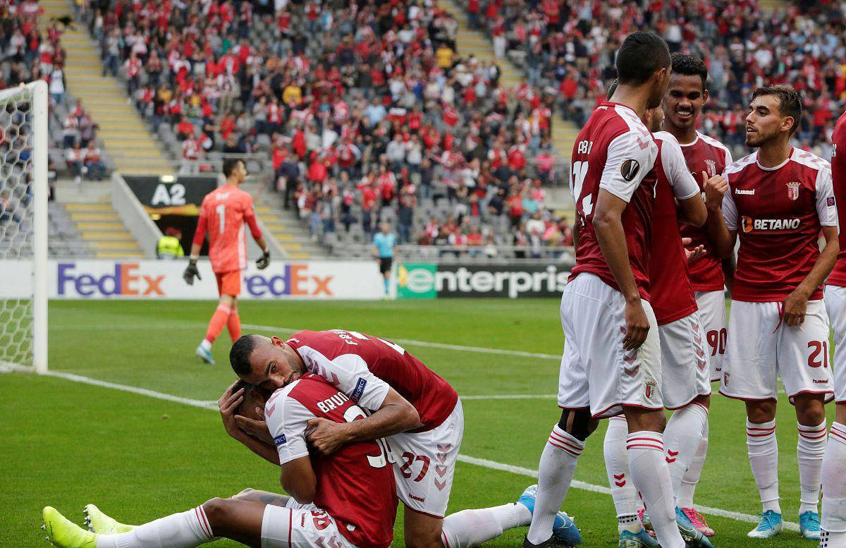 世俱杯奖金-关于圣埃蒂安客场胜出,排名逐渐上升的信息