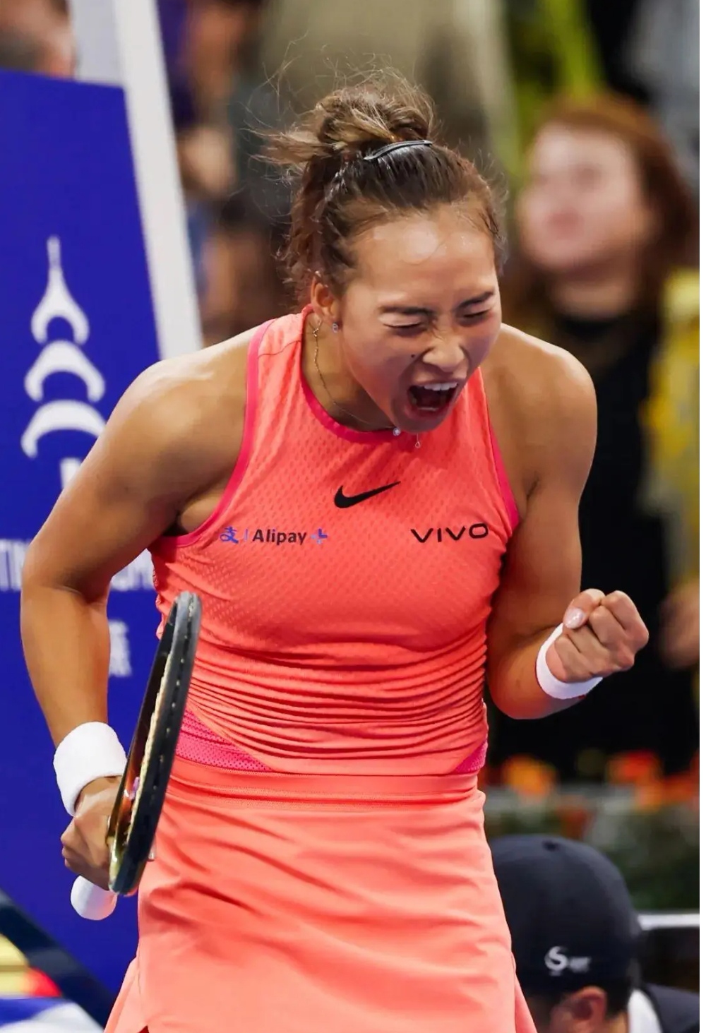 奥地利女足运动员汇聚力量，迈向胜利的简单介绍