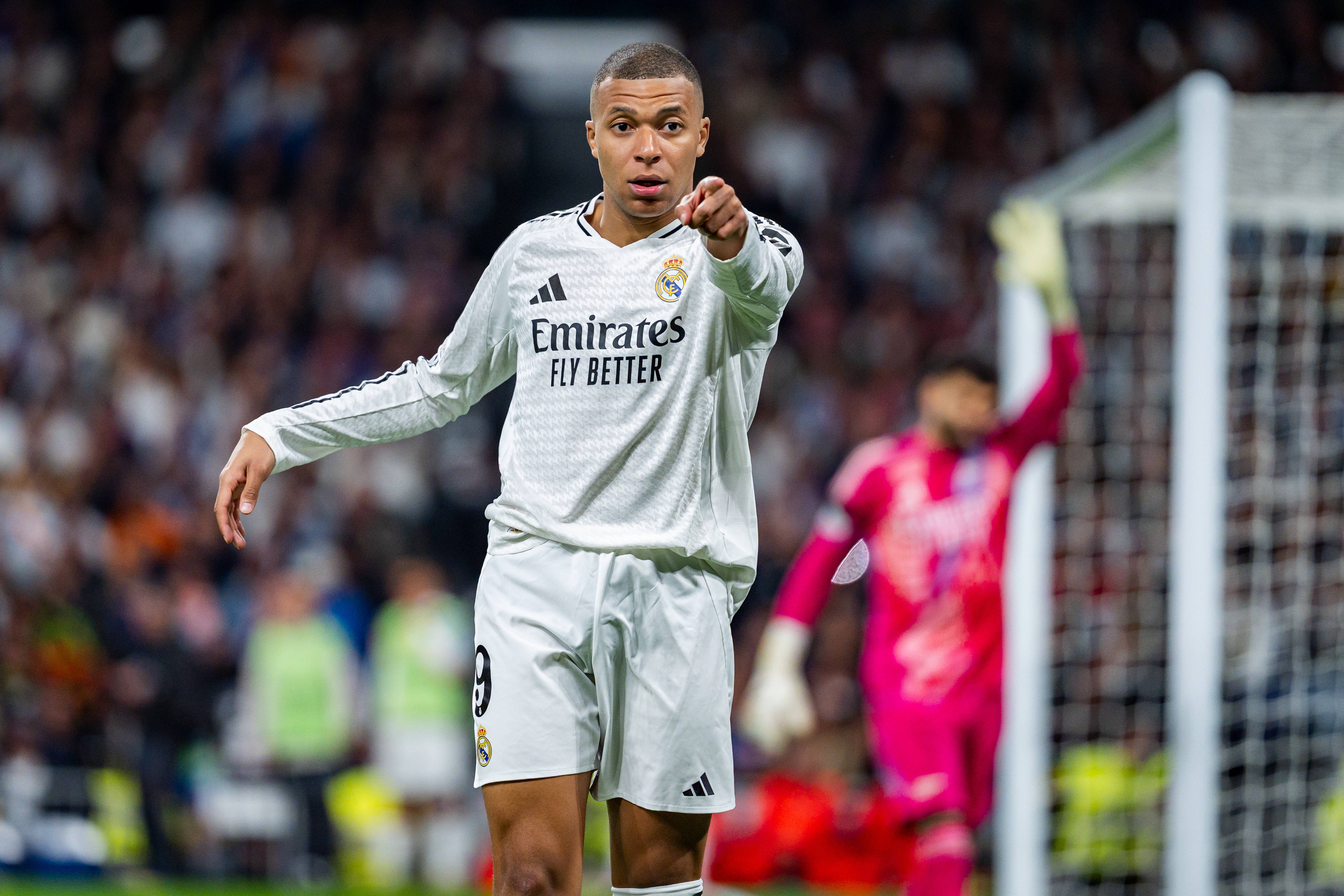 包含热刺客场绝杀，阿森纳客场逆转稳固前四的词条