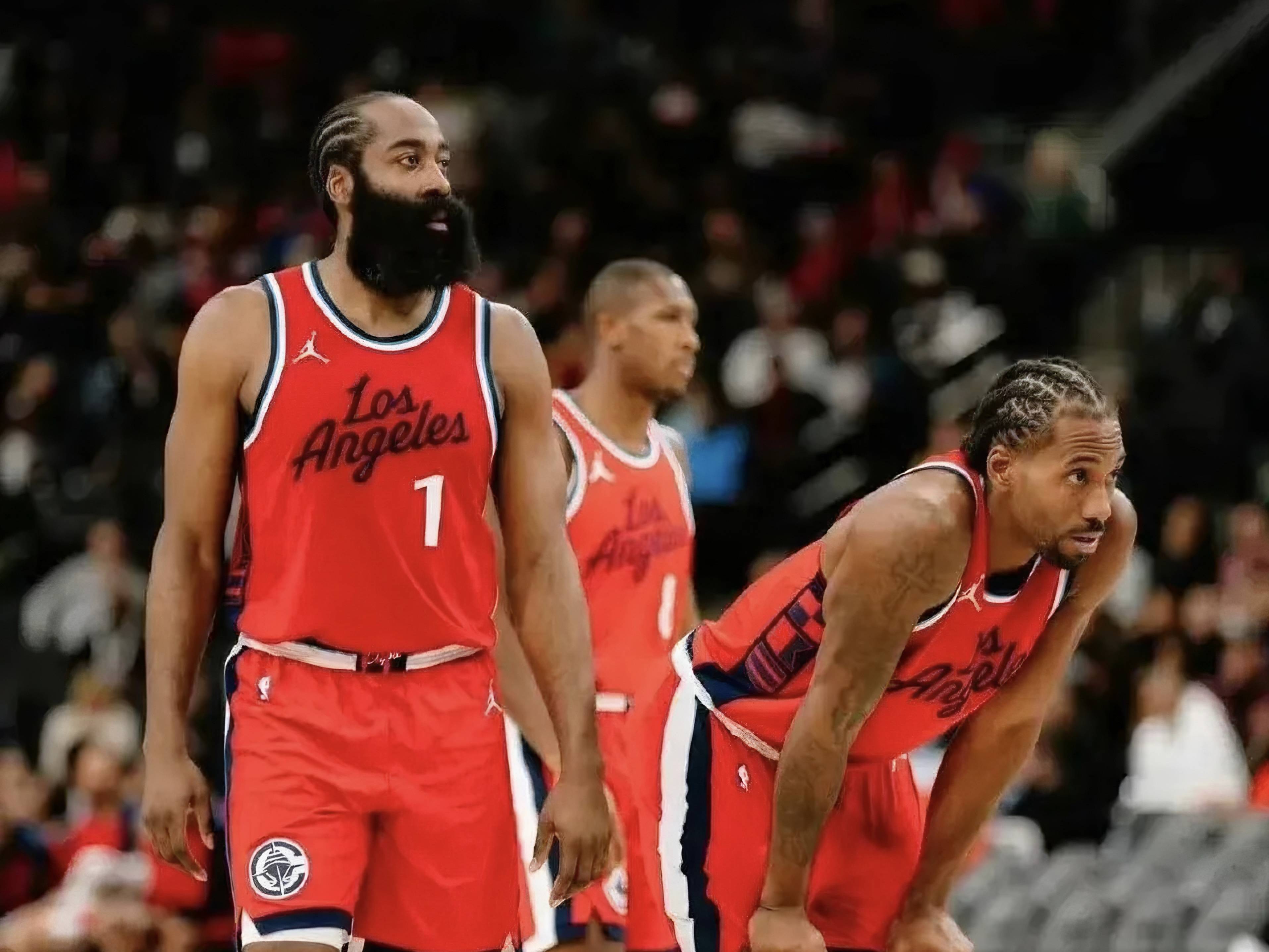 世俱杯奖金-水花兄弟再度合体让雷霆遭遇尴尬，快船轻取三连胜