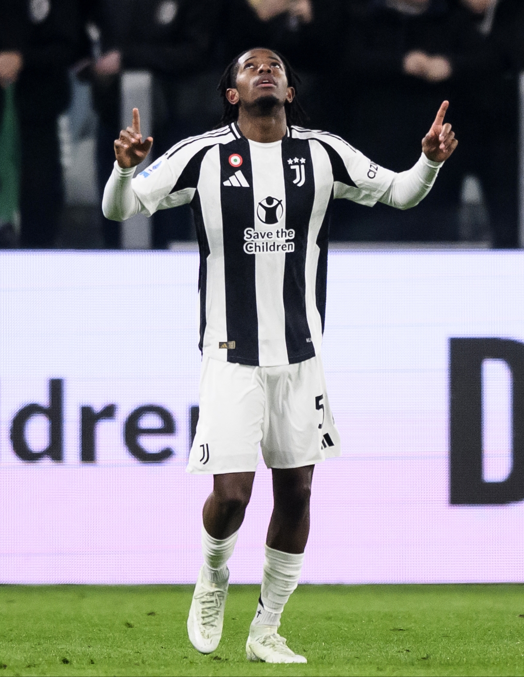 尤文图斯豪取三分意甲积分龙头独占鳌头的简单介绍