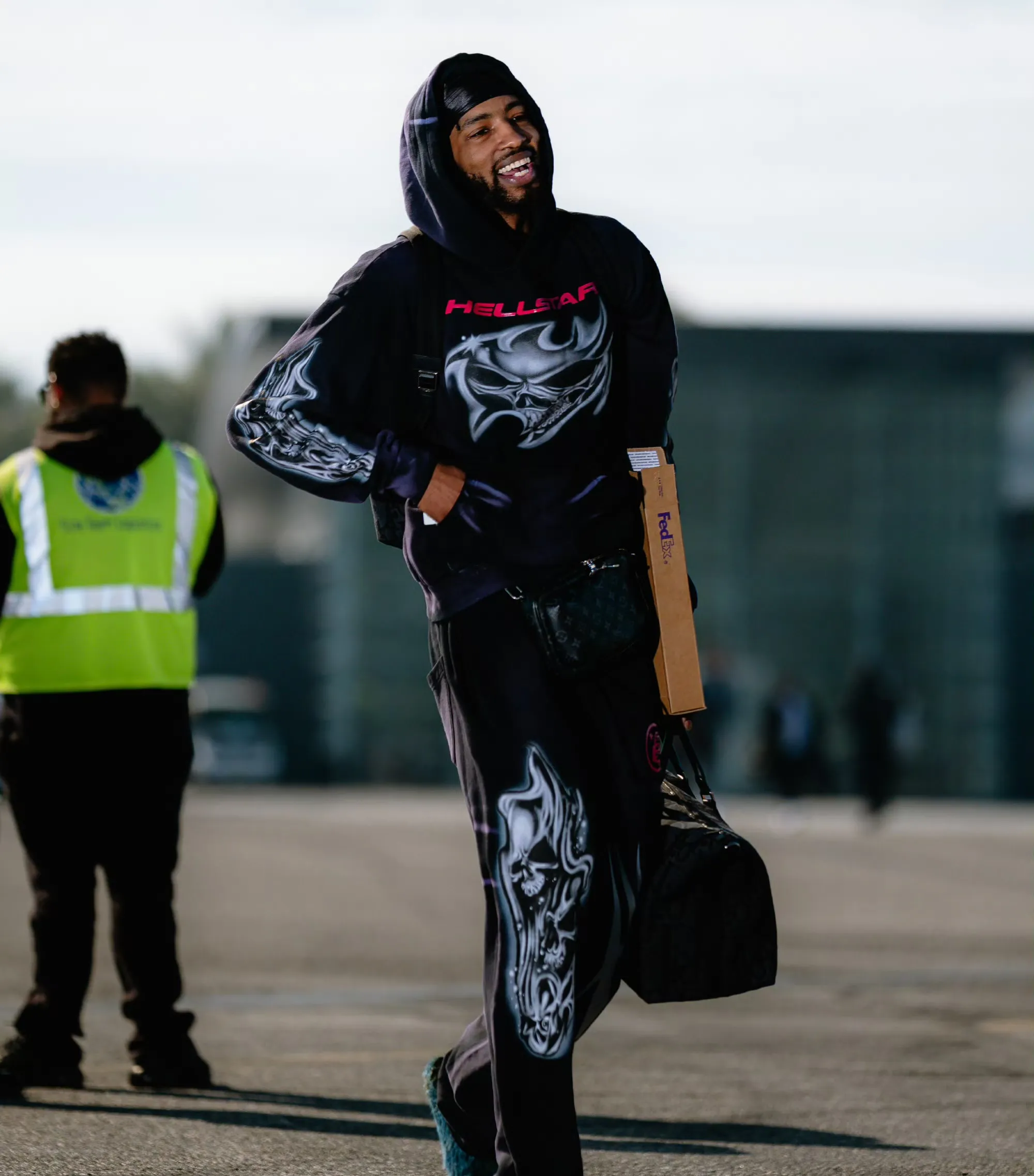 快船赢下雄鹿艰难一战,保持不败 快船赢下雄鹿艰难一战,保持不败