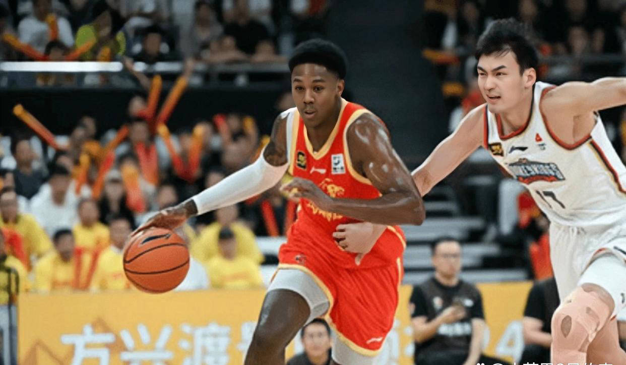 世俱杯改制-广东队主场大胜,领跑全联盟