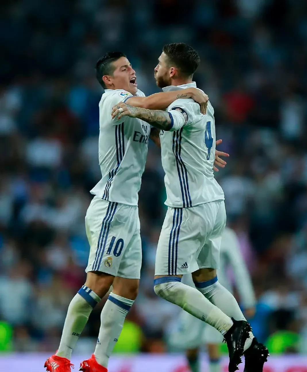 心有不甘:墨西哥队遗憾失利 心有不甘:墨西哥队遗憾失利