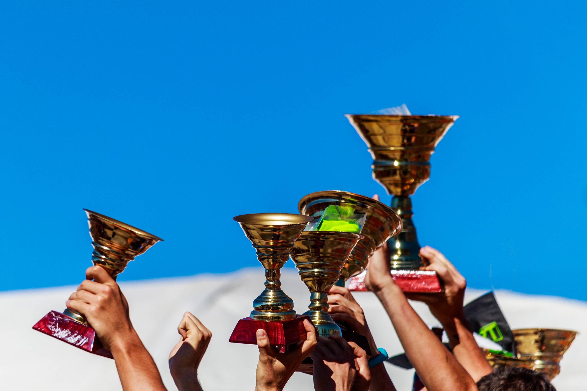 昔日冠军球队迎来突破性胜利，士气高涨向前的简单介绍