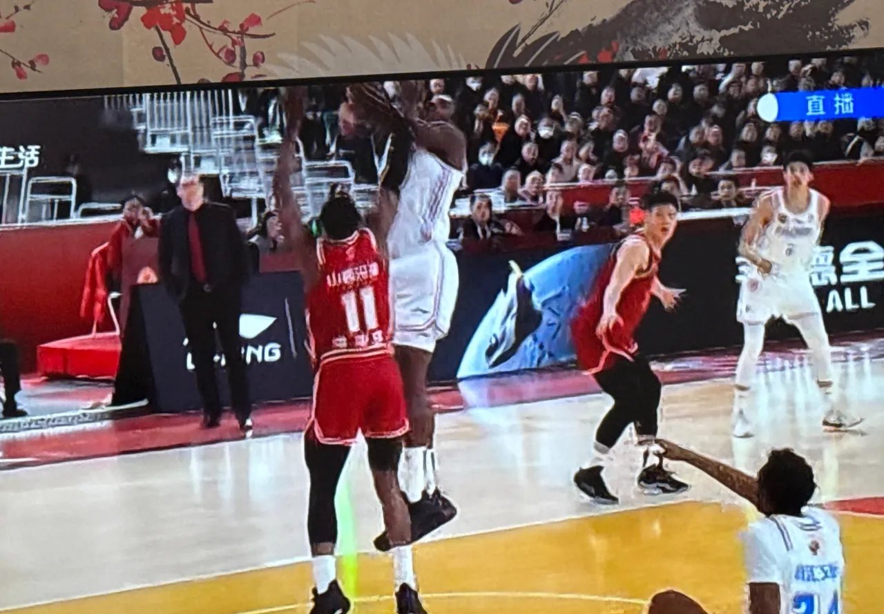 福建男篮相继击倒对手，状态出色