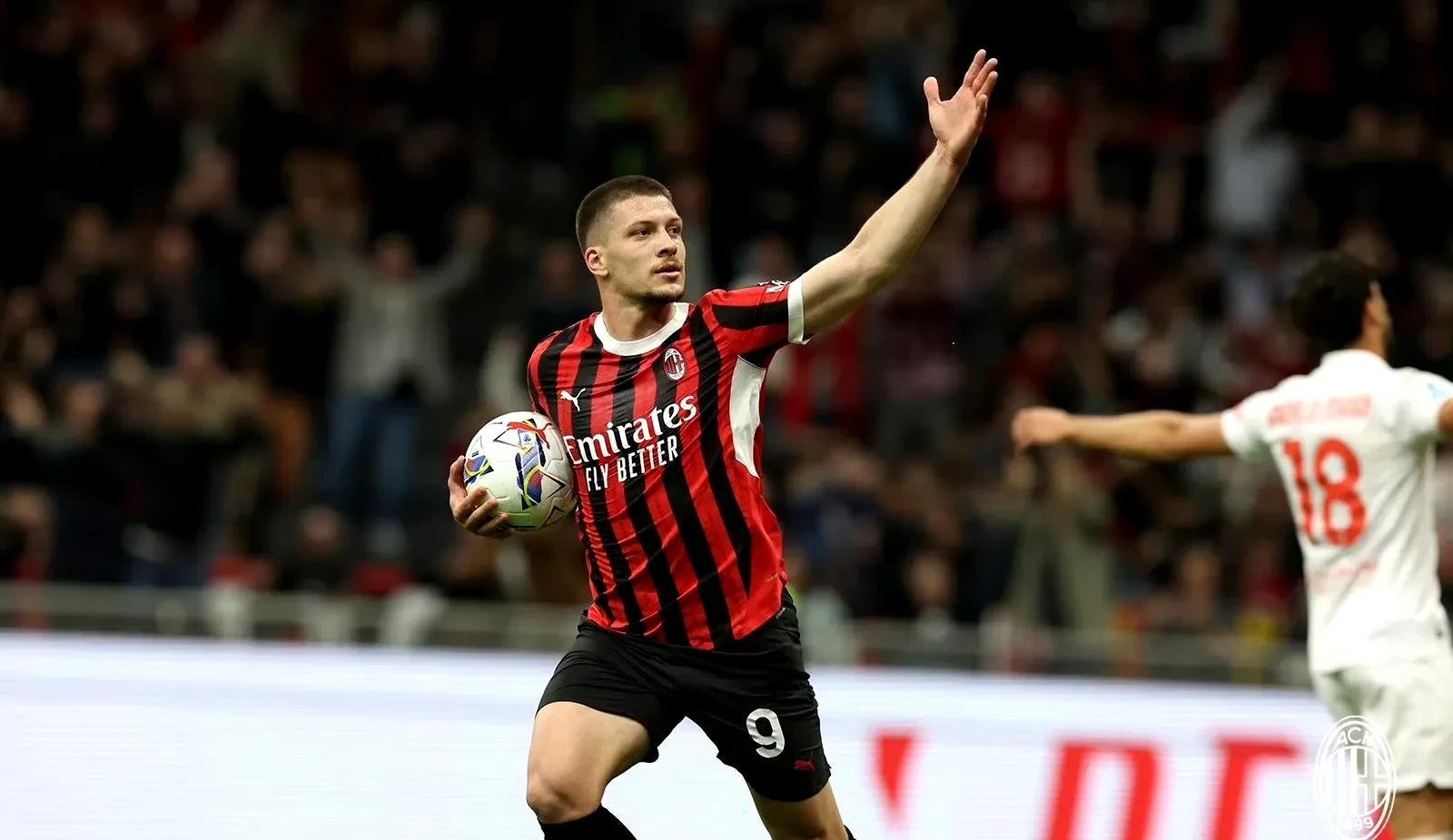 世俱杯-包含AC米兰主场遭遇窘境，需要迅速反弹的词条