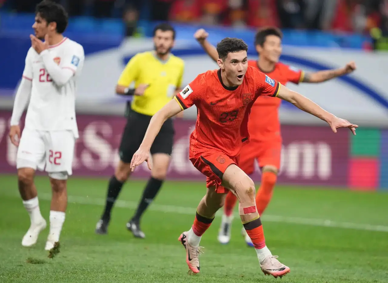 关键时刻！球队后备球员替补出场逆转胜利