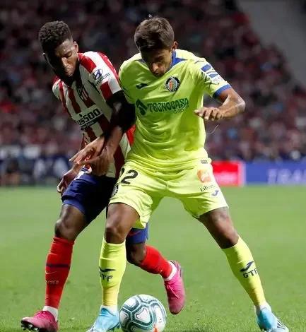 世俱杯直播-包含赫塔菲防守稳固：锋线势不可挡的词条