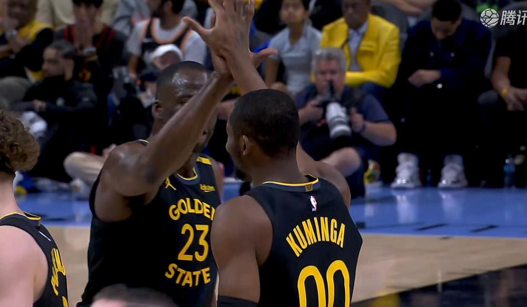 库里砍下+带领勇士战胜老鹰的简单介绍