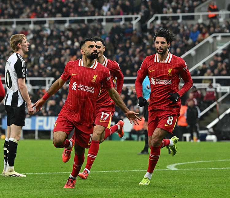 世俱杯参赛资格-包含利物浦客场击败维冈竞技果断登顶联赛榜首的词条