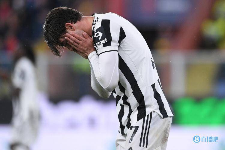 法国球员因红牌被禁赛，引发争议