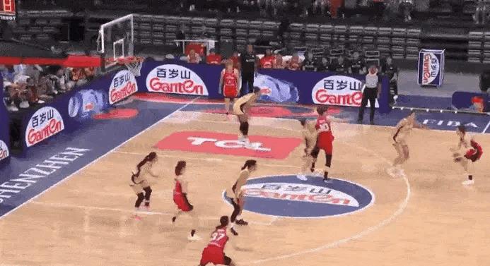 亚洲球员在比赛中脱颖而出,获得赞誉 亚洲球员在比赛中脱颖而出,获得赞誉