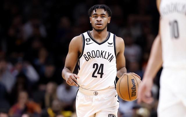 世俱杯决赛-篮网队球员崭露头角,成功逆转比赛局势