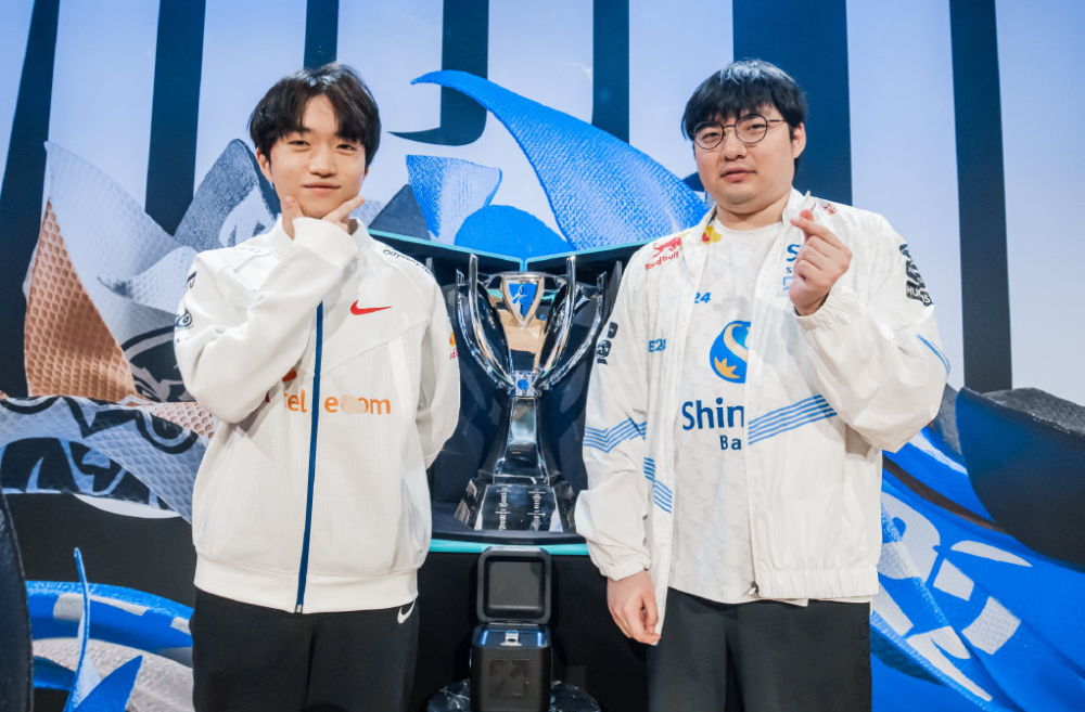 世俱杯官网-DFM血洗DRX,Deft打出惊人五杀激烈交锋全球总决赛,技惊四座的简单介绍