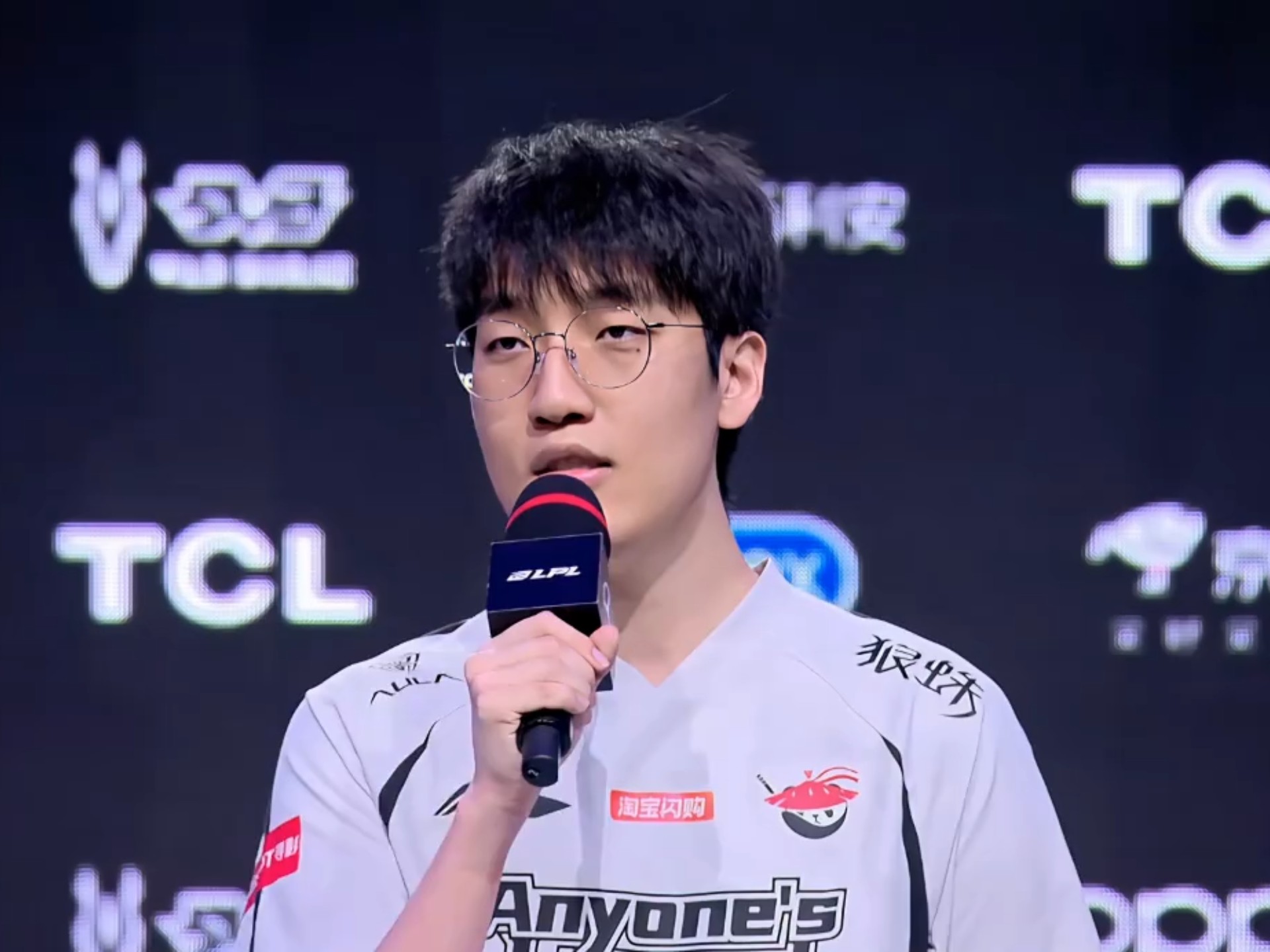 V5血洗BLG,Tarzan拿下关键大龙峡谷大战四强赛,技惊四座的简单介绍 V5血洗BLG,Tarzan拿下关键大龙峡谷大战四强赛,技惊四座的简单介绍