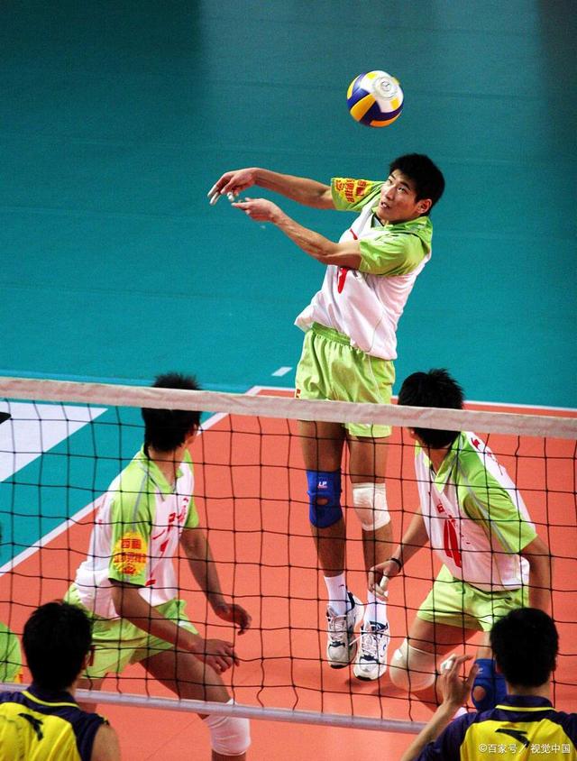 攻守兼备：排球选手展现实力