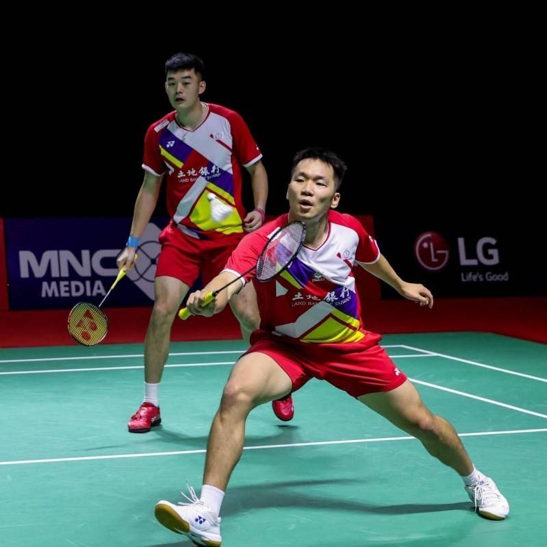 世俱杯冠军-中国队横扫德国队，安赛龙点燃赛场