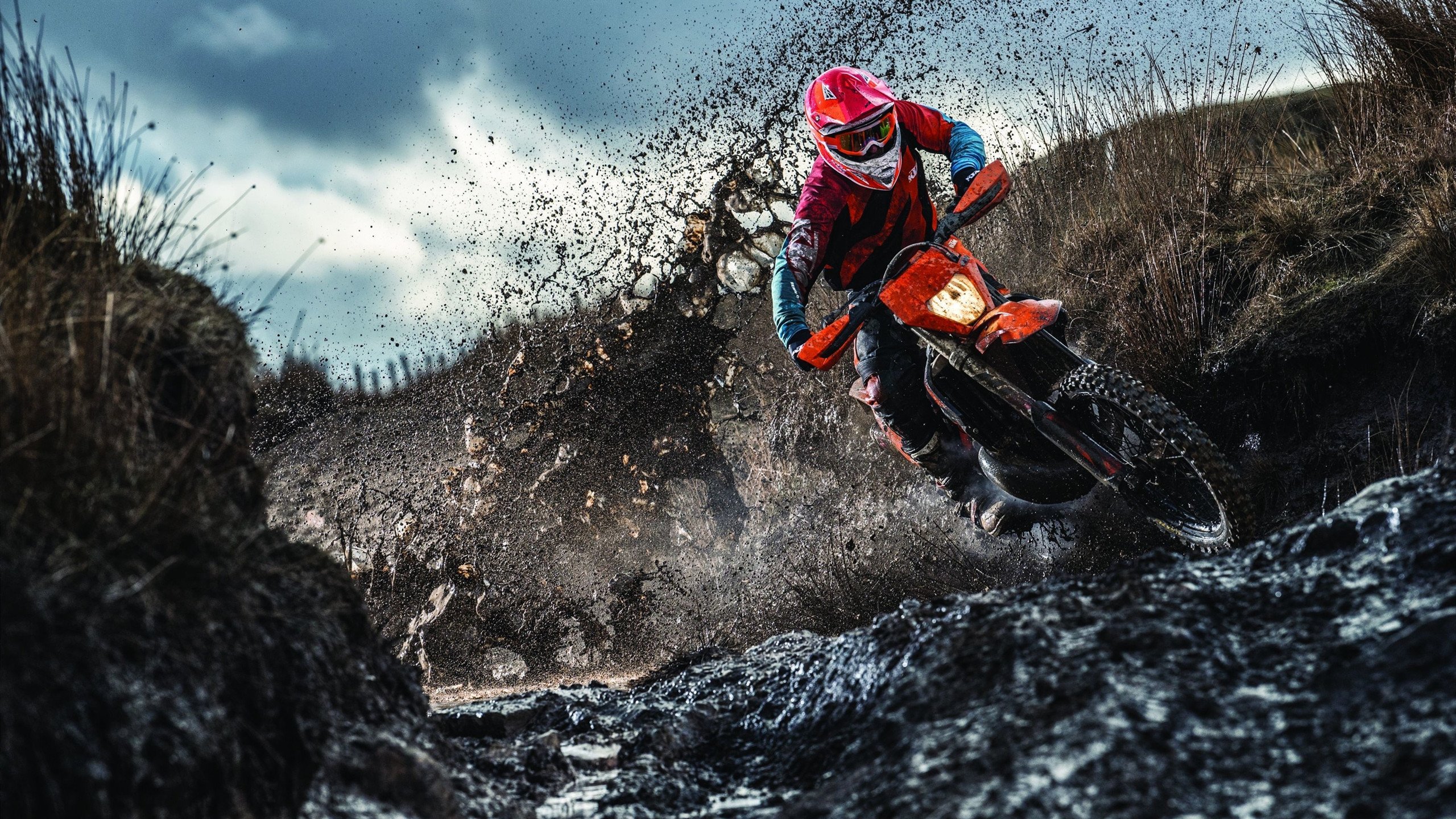 时空裂缝中的对决，马丁内利双重身份引爆阿根廷逆袭国际米兰