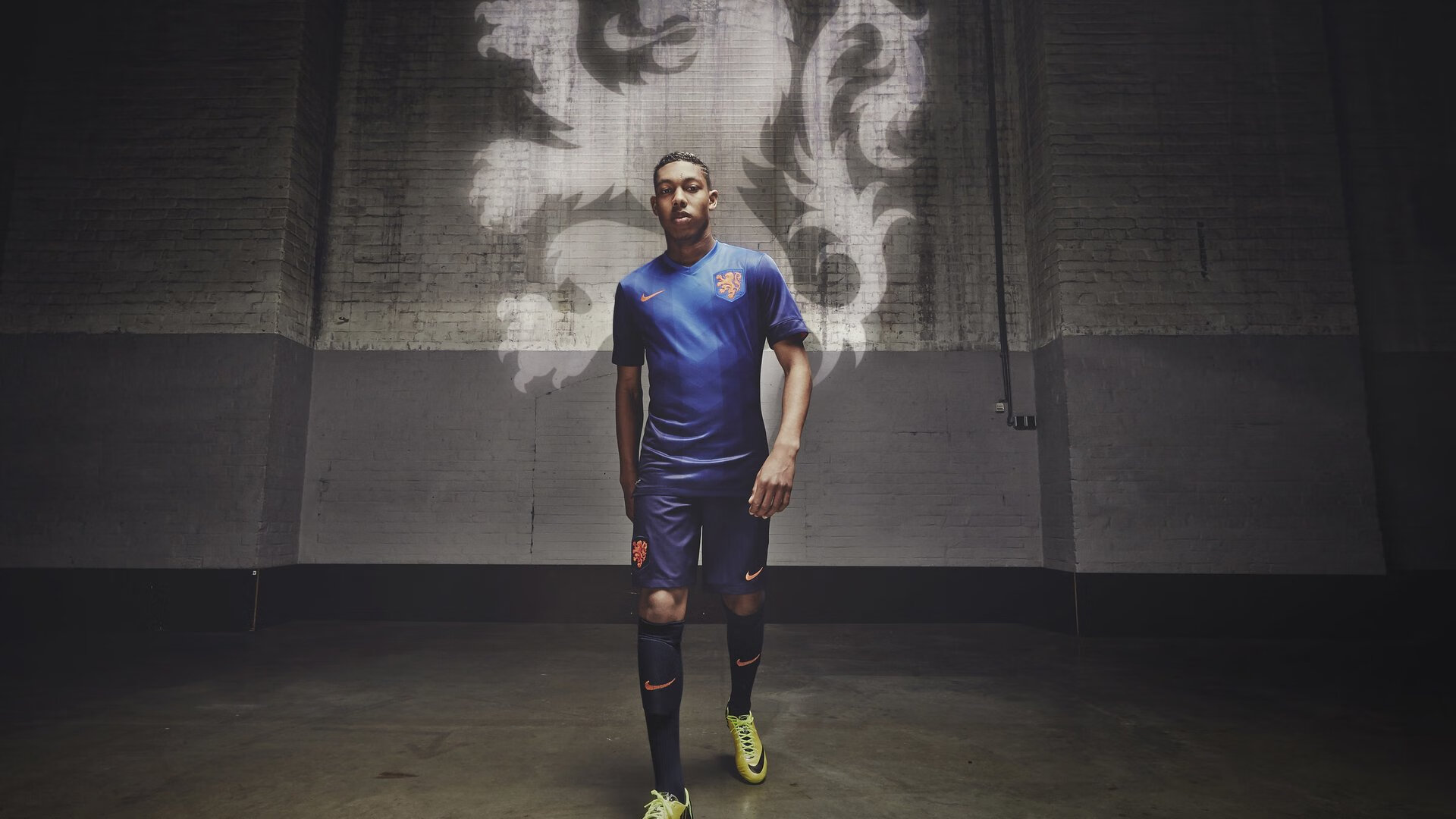 世俱杯赛程-伦纳德，沉默的飓风眼，勇士用死亡五小打穿上海队的战术密码