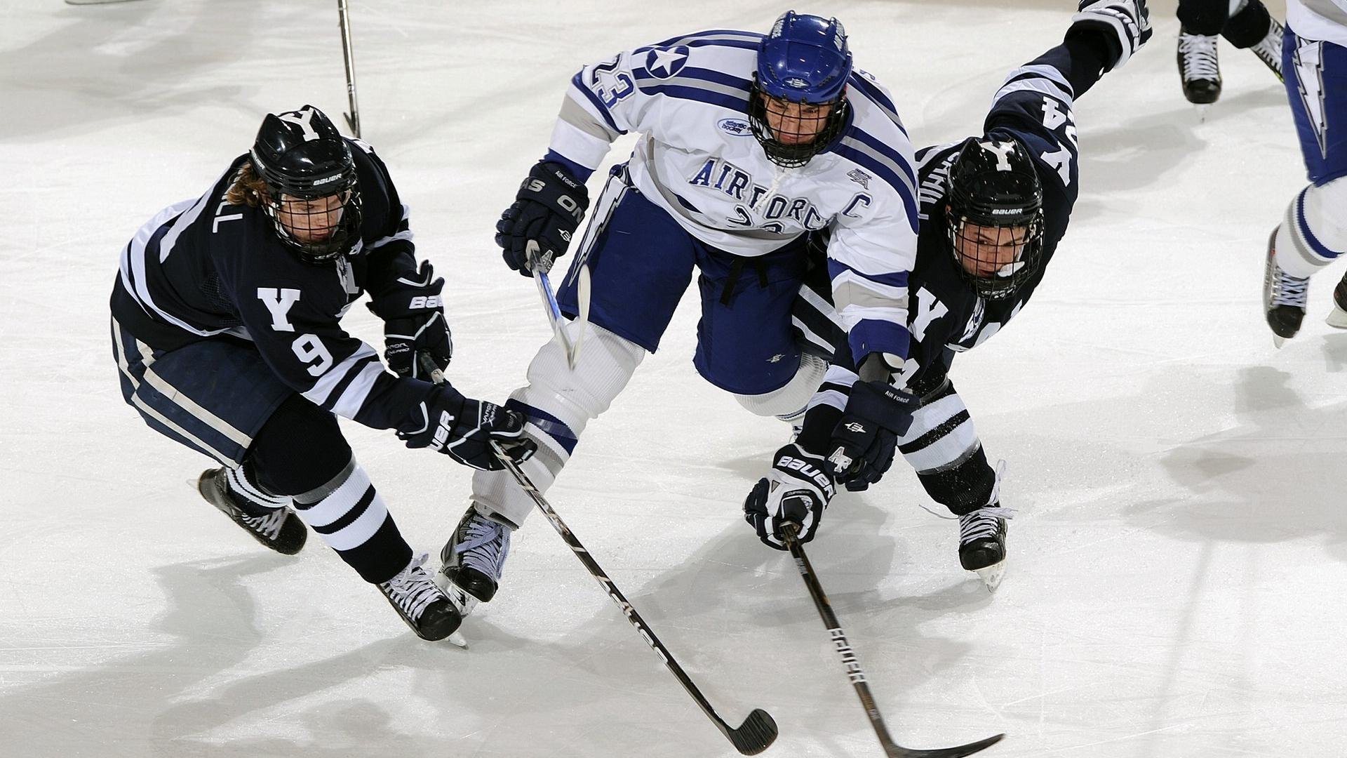 赛道惊雷，法拉利极限0.8秒险胜，新王皮亚斯特里用破纪录圈速宣告时代更迭